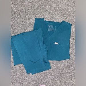 FIGS set Caribbean Blue M top & M/P pant